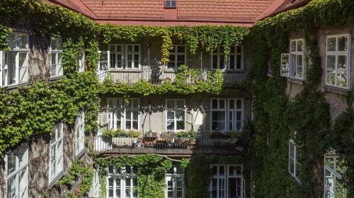 Beeindruckende Außenansicht des Bürogebäudes in Wien Innere Stadt