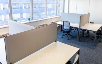 Moderne Bürofläche mieten in Lassallestraße 7b, 1020 Wien Leopoldstadt, mit hellen Arbeitsplätzen und ergonomischen Stühlen