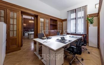 Erstklassige Büroflächen mieten im schönen Barock Stil in Wien am Schwarzenbergplatz