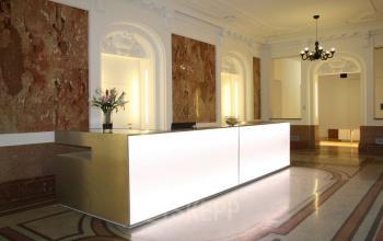Wunderschöne Rezeption im Bürogebäude in Wien