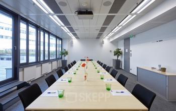 Großer Konferenzraum im Business Center in Wien