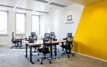 Helles Büro mit mehreren modernen Arbeitsplätzen an der Schönbrunner Straße 230, 1120 Wien, Meidling. Ideal für die Bürofläche mieten oder Büroraum mieten.