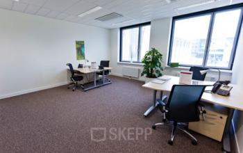 Großes Büro mieten in der Immobilie am Europaplatz in Wien 1150