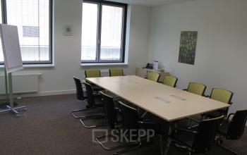 Heller Konferenzraum im Büro in Wien zu vermieten