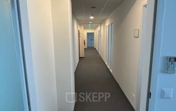 Flur in einem Bürogebäude in der Eitnergasse 13, 1230 Wien (Liesing).