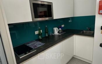 Organisierte Pantry in einem Büro zur Miete in der Eitnergasse 13, 1230 Wien (Liesing).