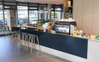 restaurant bar barkruk lunch ontbijt diner kantoor amsterdam zuidoost huren algemene gemeenschappelijke ruimte
