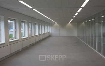 kantoorruimte kantoorkamer ramen werkplek SKEPP