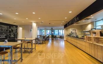 In-house restaurant with free lunch