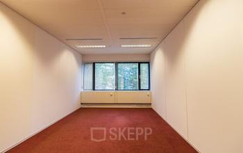 Office spaces with different sizes available