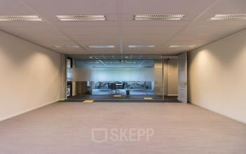 Multiple representative office spaces for rent