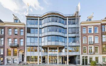 Exterior view of an office building at Stadhouderskade 55 in Amsterdam Center, ideal for office space rental.