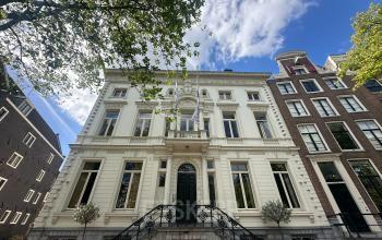Exterior view of the office building located at Keizersgracht 452 in the Amsterdam Canal Belt.