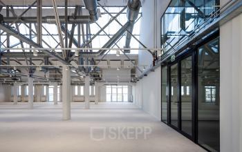 Spacious industrial office space for rent with high ceilings and abundant natural light at Van Diemenstraat 20-200, Amsterdam Houthavens.