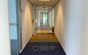 Hallway at James Wattstraat 71 in Amsterdam East, an office space rental venue.