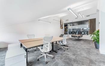 Modern office space at Olympisch Stadion 24-28 in Amsterdam Old South with sleek furnishings and ample natural light, ideal for office space rental.