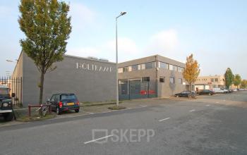 Exterior view of the office building at Elektronstraat 15 in Amsterdam Sloterdijk, available for office space rental.