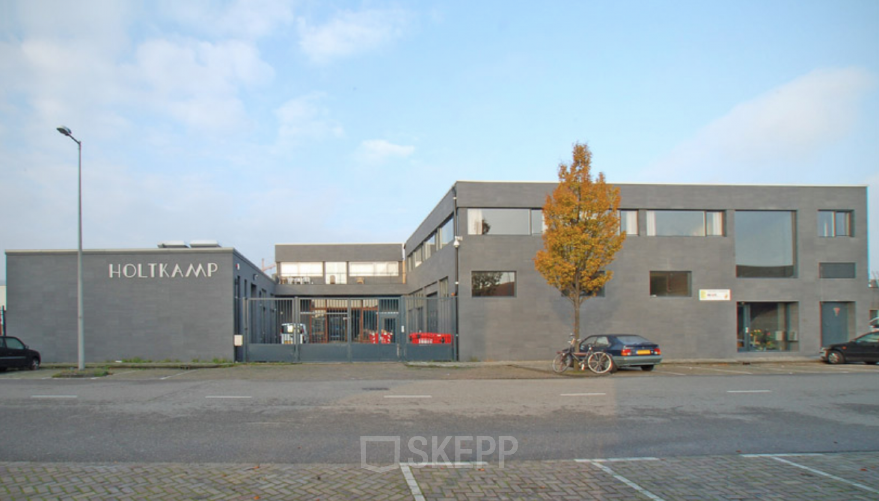 Exterior view of office building at Elektronstraat 15, Amsterdam Sloterdijk, available for office space rental.