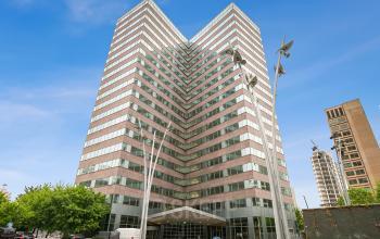 Exterior view of the office building at De Entree 201, Amsterdam South East, ideal for office space rental.