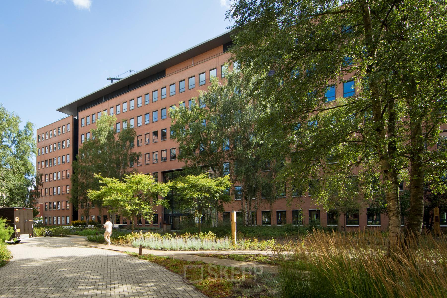 Exterior view of an office building located at Hullenbergweg 109-135 in Amsterdam South East, suitable for office space rental.
