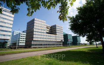 Exterior view of office buildings on Herikerbergweg 290, Amsterdam South East, ideal for office space rental.