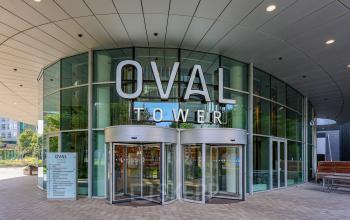 Entrance of the Oval Tower at De Entree 99-197 in Amsterdam South East, perfect for office space rental.