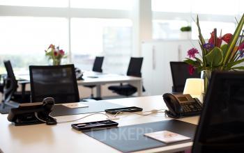 Modern Parnassusweg 819 office space rental in Amsterdam Zuidas with bright windows and equipped workstations.