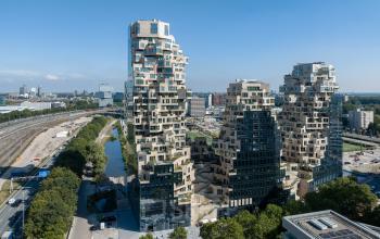 Exterior view of a distinctive Amsterdam Zuidas building near Beethovenstraat 503, ideal for office space rental.
