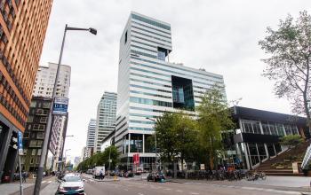 Exterior view of office buildings at Gustav Mahlerplein 28 & 58-60 in Amsterdam Zuidas, suitable for office space rental.