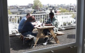 dakterras picknicktafel lunchruimte terras Amsteradam