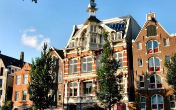 voorzijde grachtenpand kantoor amsterdam centrum