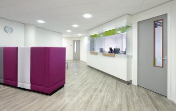 gedeelde receptie receptioniste kantoor amsterdam nieuw-west