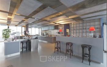 bedrijfsrestaurant catering lunch kantoorgebouw kraanspoor amsterdam huur flexwerkplekken kantoorruimte