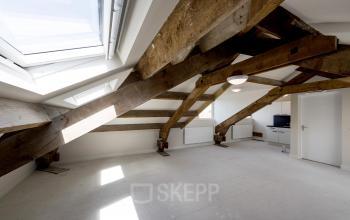 kantoorpand hout balken kantoorruimte