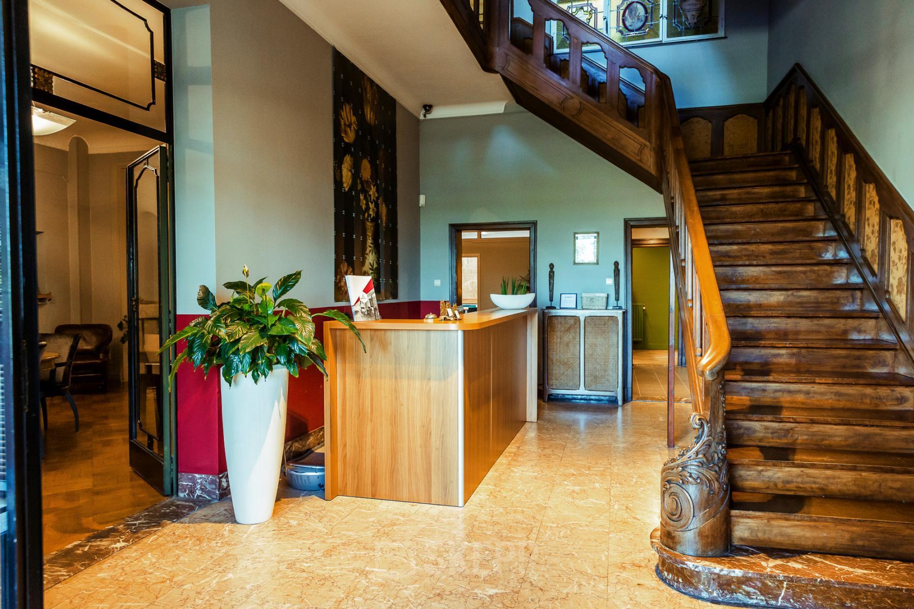 office for rent antwerp reception