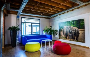 kantoor antwerpen te huur zithoek closeup