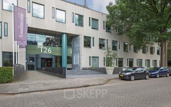 kantoorpand te huur aan amalialaan in baarn met parkeerruimte