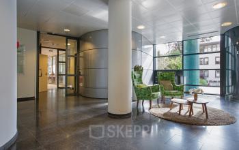 kantoorpand te huur aan amalialaan in baarn met lobby
