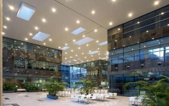 Oficinas modernas en el carrer de fluvia