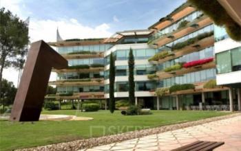 Fachada del edificio de oficinas en Sant Cugat I
