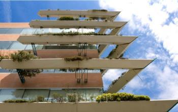 Foto lateral del edificio de oficinas en Sant Cugat I