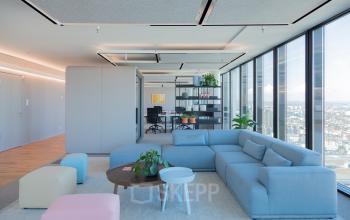 Modern eingerichteter Arbeitsbereich in Messeplatz 10, Basel Altstadt Kleinbasel, mit Panoramablick, geeignet für büroraum mieten.