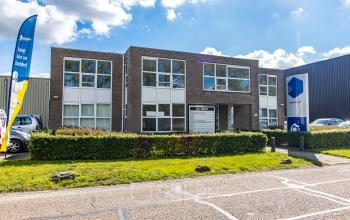 Exterior view of the office building located at Middelweg 25, Beek Lb, available for office space rental.