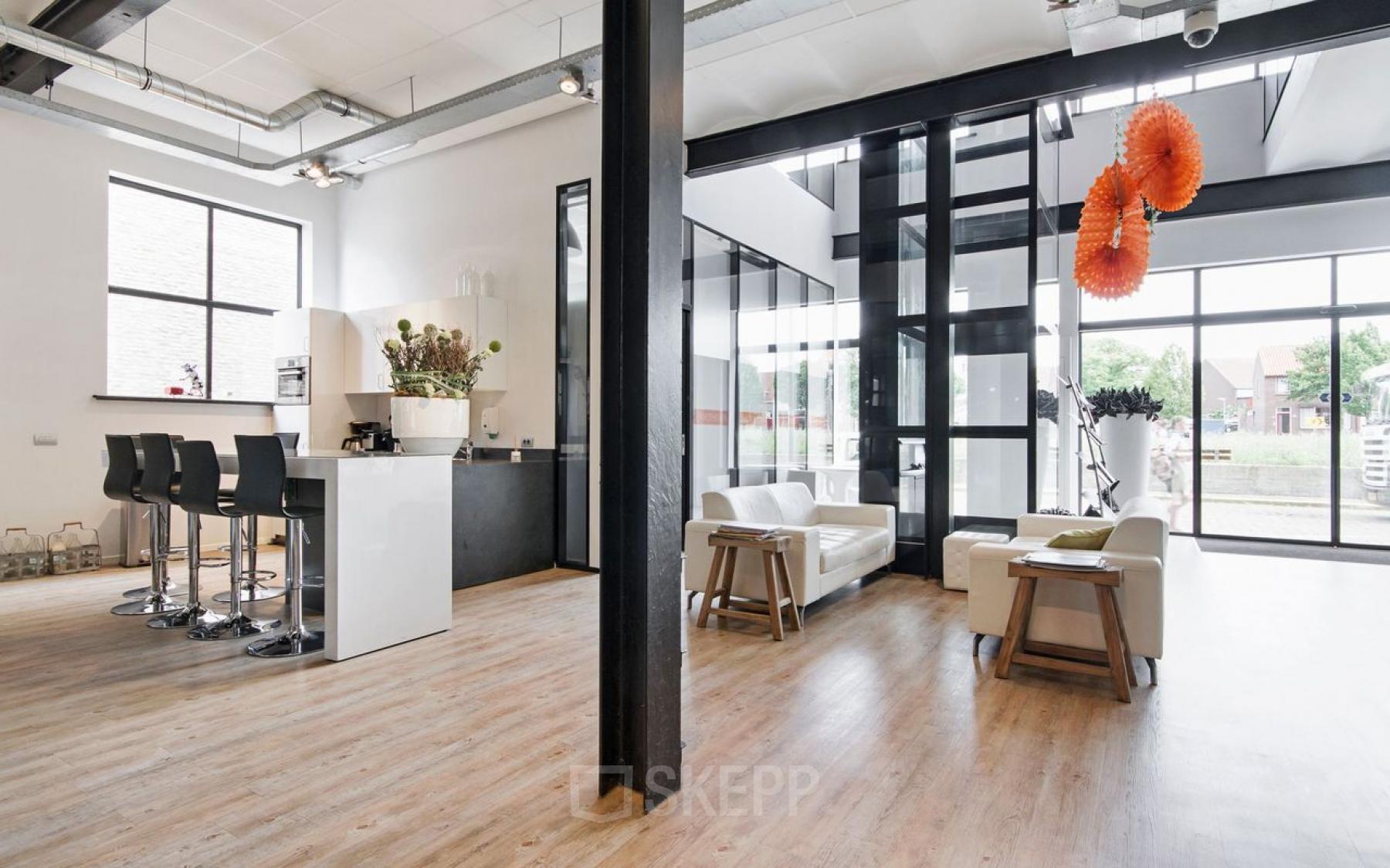 Modern office space rental at Bruinevisstraat 32 in Bergen op Zoom featuring a stylish interior with comfortable seating and ample natural light.