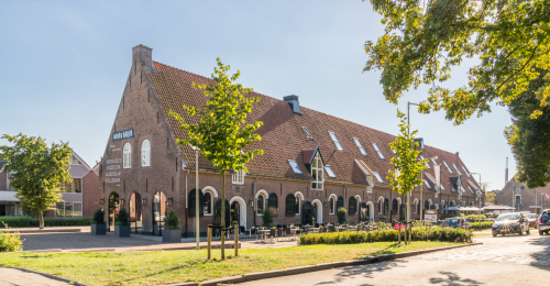 Exterior view of the historic building at Blokstallen 2B, Bergen op Zoom, perfect for office space rental with its charming design.