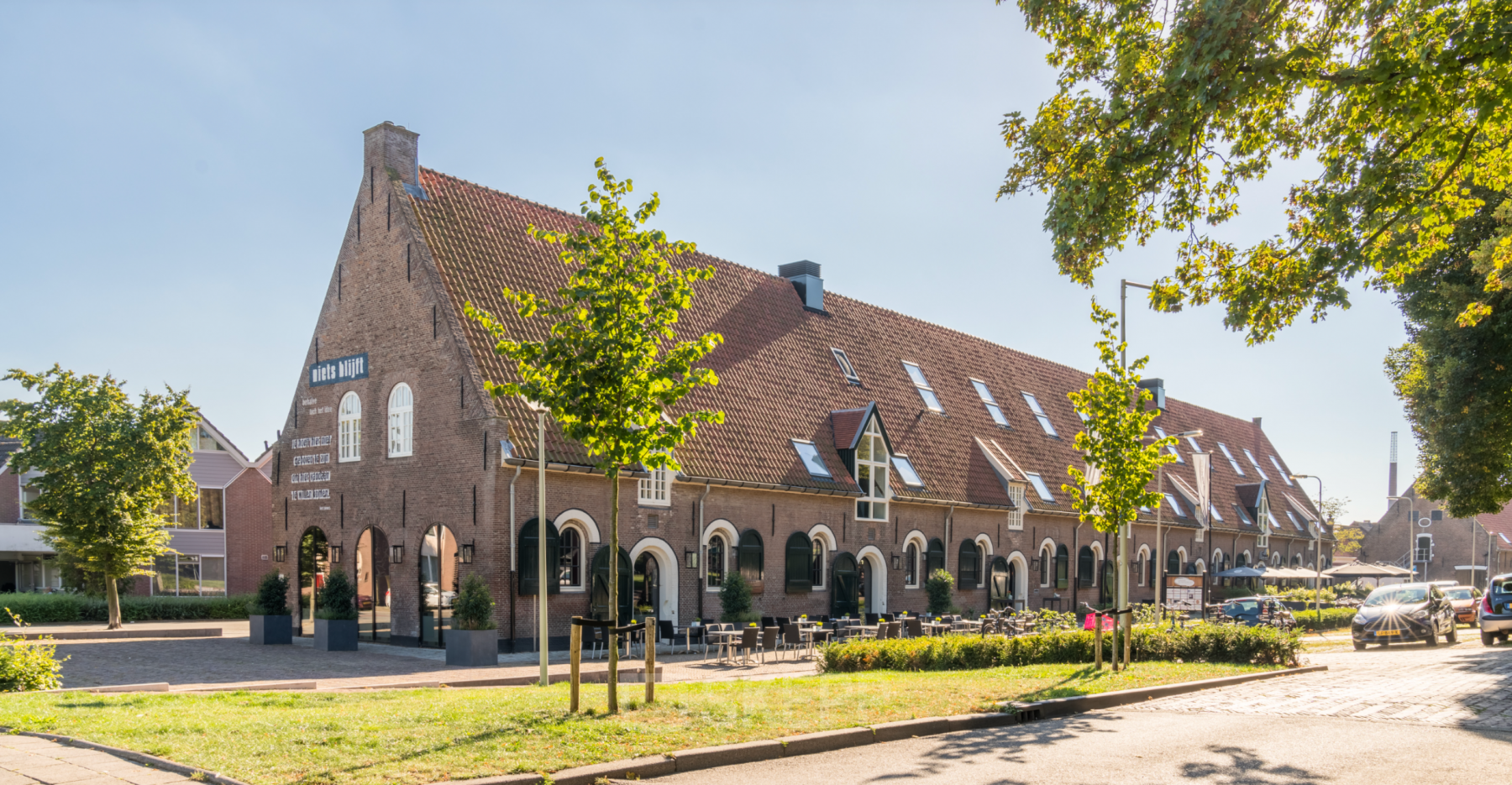 Exterior view of the historic building at Blokstallen 2B, Bergen op Zoom, perfect for office space rental with its charming design.