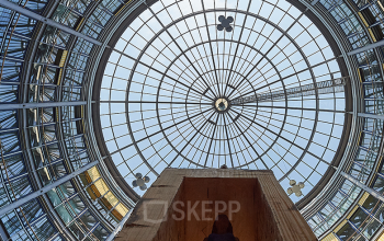 Eindrucksvolle Dachkuppel im Business Center in der Koppenstraße Berlin
