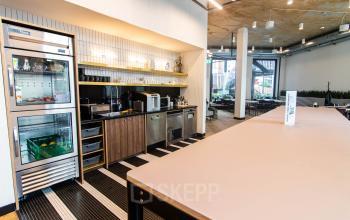 Modern ausgestattete Küche im Business Center an der Stresemannstraße in Kreuzberg