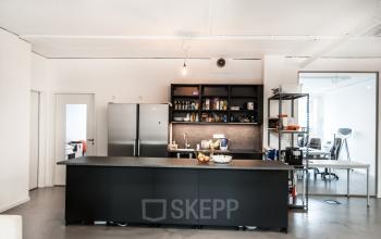 Geräumige Küche im Business Center in Berlin