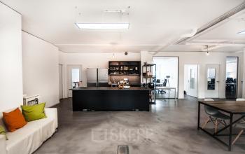 Schöne Gemeinschaftsräume im Bürogebäude in der Bergmannstraße in Berlin